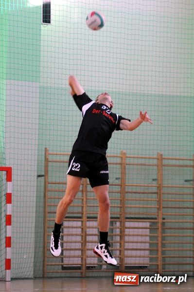 Zdjęcie w galerii na portalu naszraciborz.pl: Siatkarze świętowali 15-lecie amatorskiej ligi wiadomości z regionu