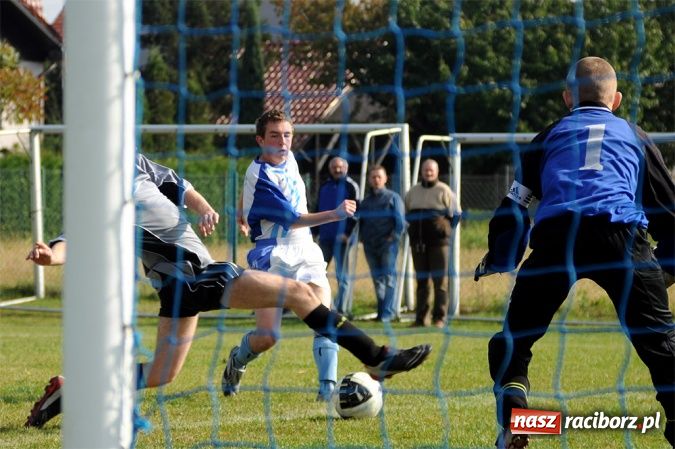 Zdjęcie w galerii na portalu naszraciborz.pl: Juniorzy z Markowic pokonali Płomień wiadomości z regionu