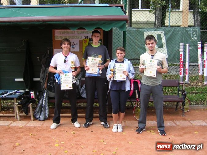 Zdjęcie w galerii na portalu naszraciborz.pl: Tenisowe zmagania o puchar starosty wiadomości z regionu