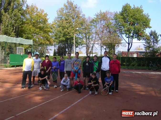 Zdjęcie w galerii na portalu naszraciborz.pl: Tenisowe zmagania o puchar starosty wiadomości z regionu