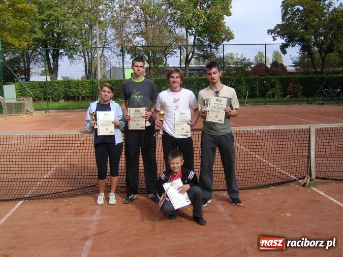 Zdjęcie w galerii na portalu naszraciborz.pl: Tenisowe zmagania o puchar starosty wiadomości z regionu