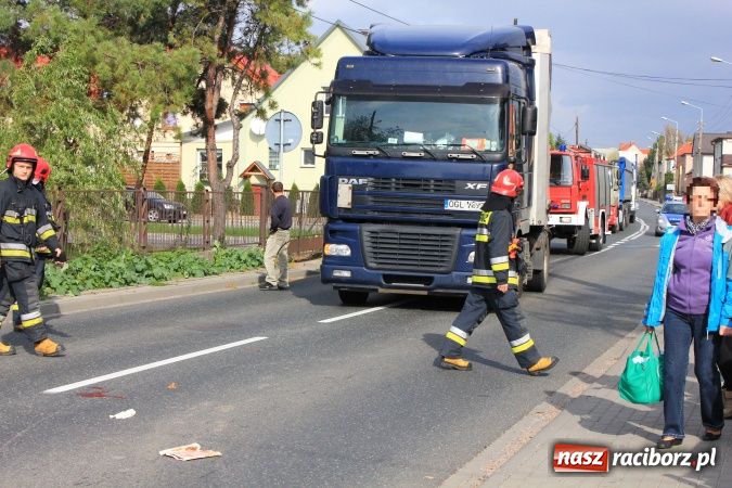 Zdjęcie w galerii na portalu naszraciborz.pl: 35-latek wpadł pod tira na Starowiejskiej wiadomości z regionu