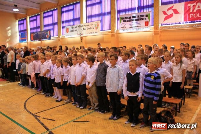 Zdjęcie w galerii na portalu naszraciborz.pl: Naukę buduje się z faktów, tak jak dom buduje się z cegieł wiadomości z regionu