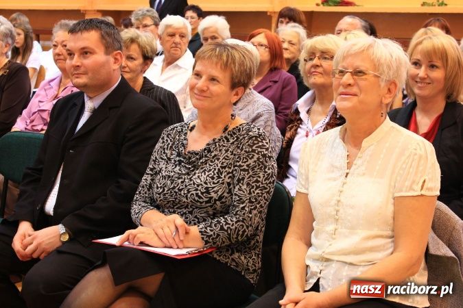 Zdjęcie w galerii na portalu naszraciborz.pl: Naukę buduje się z faktów, tak jak dom buduje się z cegieł wiadomości z regionu