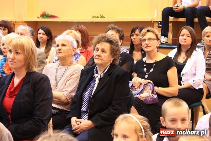 Zdjęcie w galerii na portalu naszraciborz.pl: Naukę buduje się z faktów, tak jak dom buduje się z cegieł wiadomości z regionu