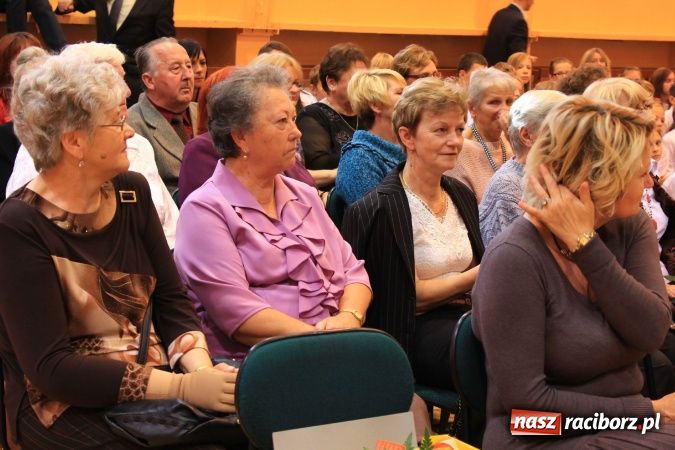 Zdjęcie w galerii na portalu naszraciborz.pl: Naukę buduje się z faktów, tak jak dom buduje się z cegieł wiadomości z regionu