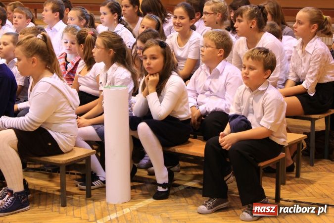 Zdjęcie w galerii na portalu naszraciborz.pl: Naukę buduje się z faktów, tak jak dom buduje się z cegieł wiadomości z regionu
