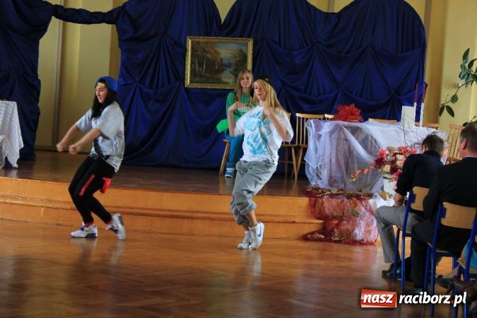 Zdjęcie w galerii na portalu naszraciborz.pl: Zawód nauczyciela jest zawodem z twarzą wiadomości z regionu