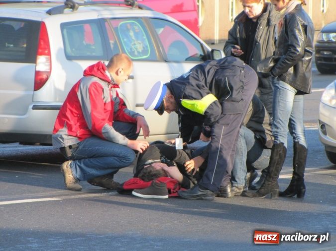 Zdjęcie w galerii na portalu naszraciborz.pl: Brawurowa jazda i nadmierna prędkość. Pirat drogowy potrącił pieszego! wiadomości z regionu