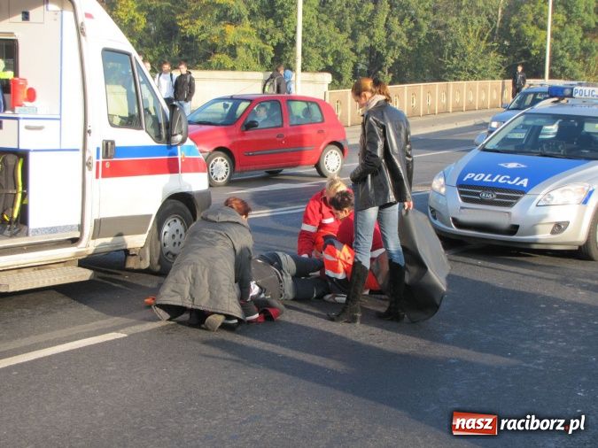 Zdjęcie w galerii na portalu naszraciborz.pl: Brawurowa jazda i nadmierna prędkość. Pirat drogowy potrącił pieszego! wiadomości z regionu