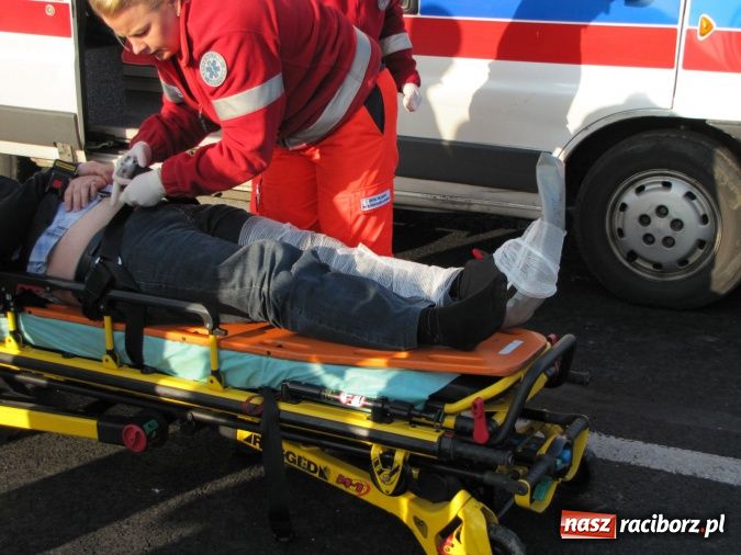 Zdjęcie w galerii na portalu naszraciborz.pl: Brawurowa jazda i nadmierna prędkość. Pirat drogowy potrącił pieszego! wiadomości z regionu