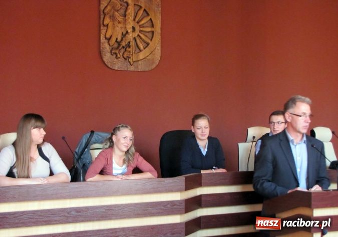 Zdjęcie w galerii na portalu naszraciborz.pl: Pierwsze posiedzenie nowej Młodzieżowej Rady Miasta wiadomości z regionu
