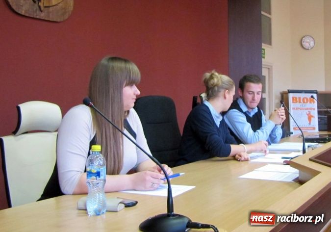 Zdjęcie w galerii na portalu naszraciborz.pl: Pierwsze posiedzenie nowej Młodzieżowej Rady Miasta wiadomości z regionu