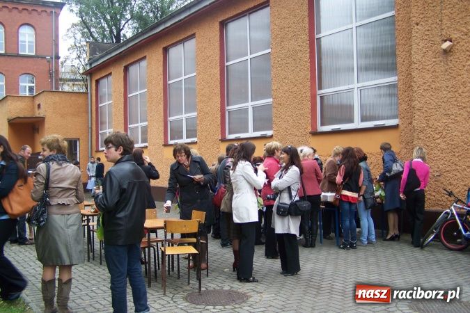 Zdjęcie w galerii na portalu naszraciborz.pl: Dzień Papieski w Dniu Nauczyciela wiadomości z regionu