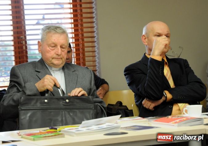 Zdjęcie w galerii na portalu naszraciborz.pl: Debata w starostwie: mniejszości językowe są sexy wiadomości z regionu