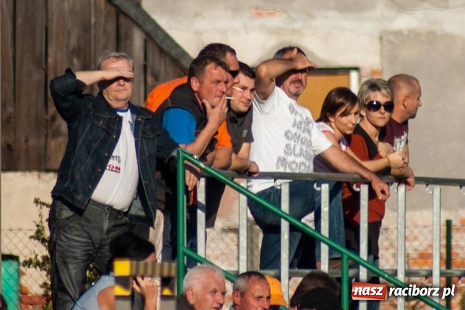 Zdjęcie w galerii na portalu naszraciborz.pl: Skromne zwycięstwo Chałupek wiadomości z regionu