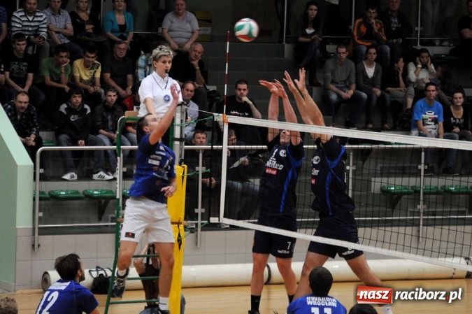 Zdjęcie w galerii na portalu naszraciborz.pl: AZS Rafako wygrał po tie-breaku wiadomości z regionu