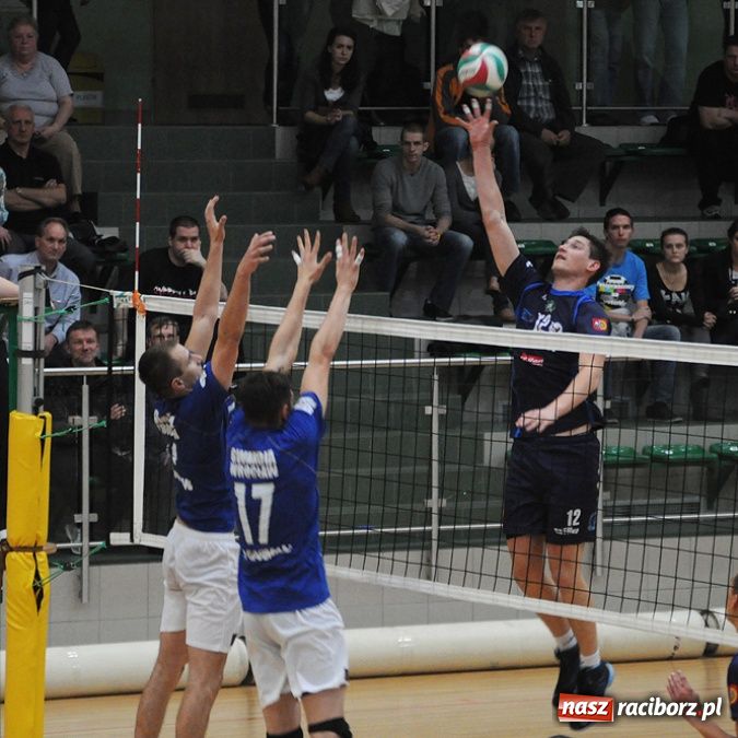 Zdjęcie w galerii na portalu naszraciborz.pl: AZS Rafako wygrał po tie-breaku wiadomości z regionu