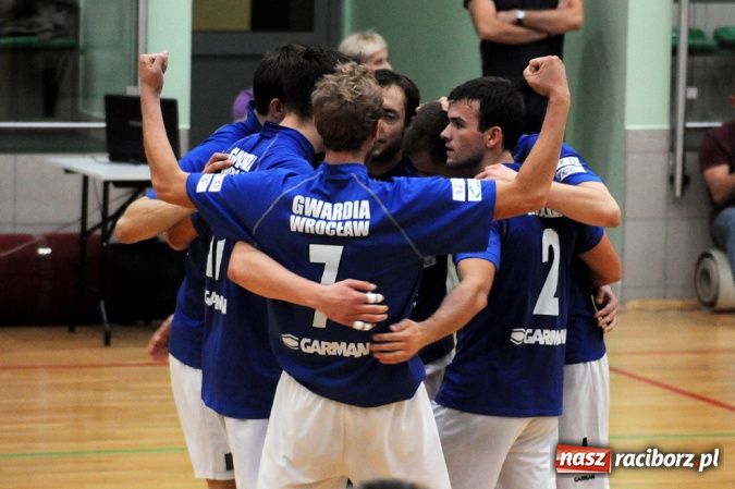 Zdjęcie w galerii na portalu naszraciborz.pl: AZS Rafako wygrał po tie-breaku wiadomości z regionu