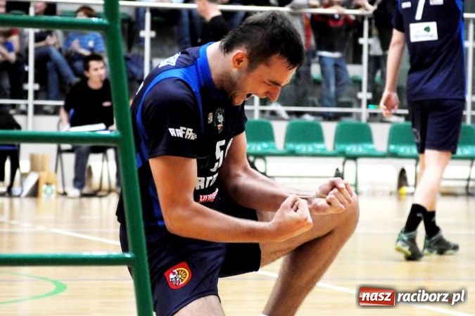 Zdjęcie w galerii na portalu naszraciborz.pl: AZS Rafako wygrał po tie-breaku wiadomości z regionu