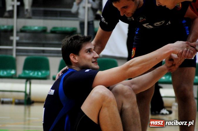 Zdjęcie w galerii na portalu naszraciborz.pl: AZS Rafako wygrał po tie-breaku wiadomości z regionu