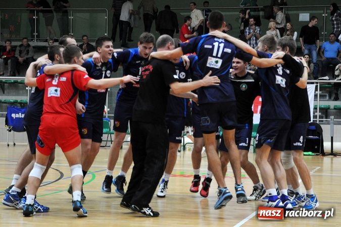Zdjęcie w galerii na portalu naszraciborz.pl: AZS Rafako wygrał po tie-breaku wiadomości z regionu