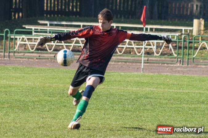 Zdjęcie w galerii na portalu naszraciborz.pl: Pewna wygrana juniorów Samborowic wiadomości z regionu
