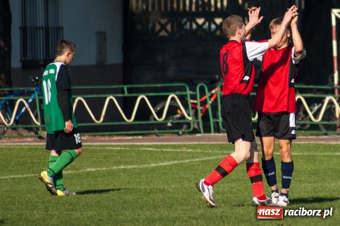 Zdjęcie w galerii na portalu naszraciborz.pl: Pewna wygrana juniorów Samborowic wiadomości z regionu