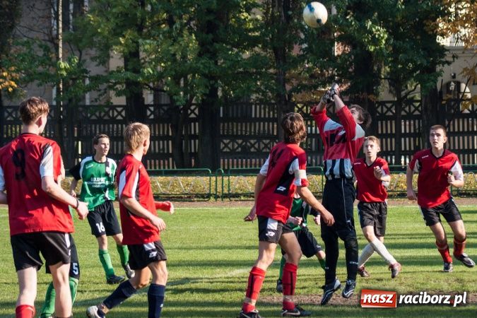 Zdjęcie w galerii na portalu naszraciborz.pl: Pewna wygrana juniorów Samborowic wiadomości z regionu