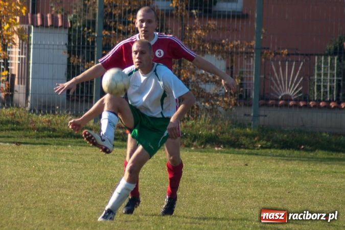 Zdjęcie w galerii na portalu naszraciborz.pl: Bez sensacji przy Tuwima. Ocice nadal toną wiadomości z regionu
