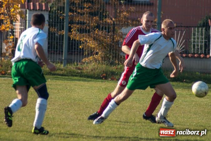 Zdjęcie w galerii na portalu naszraciborz.pl: Bez sensacji przy Tuwima. Ocice nadal toną wiadomości z regionu