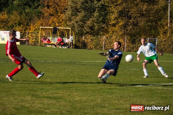 Zdjęcie w galerii na portalu naszraciborz.pl: Bez sensacji przy Tuwima. Ocice nadal toną wiadomości z regionu