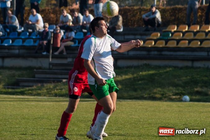 Zdjęcie w galerii na portalu naszraciborz.pl: Bez sensacji przy Tuwima. Ocice nadal toną wiadomości z regionu