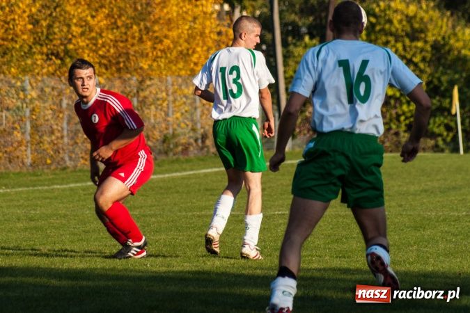 Zdjęcie w galerii na portalu naszraciborz.pl: Bez sensacji przy Tuwima. Ocice nadal toną wiadomości z regionu