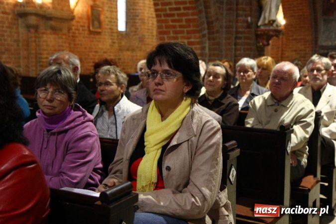 Zdjęcie w galerii na portalu naszraciborz.pl: Koncert chóralny w Sanktuarium MB Pokornej w Rudach wiadomości z regionu
