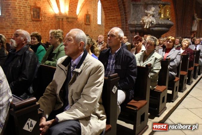 Zdjęcie w galerii na portalu naszraciborz.pl: Koncert chóralny w Sanktuarium MB Pokornej w Rudach wiadomości z regionu
