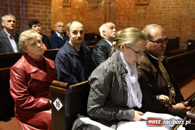 Zdjęcie w galerii na portalu naszraciborz.pl: Koncert chóralny w Sanktuarium MB Pokornej w Rudach wiadomości z regionu