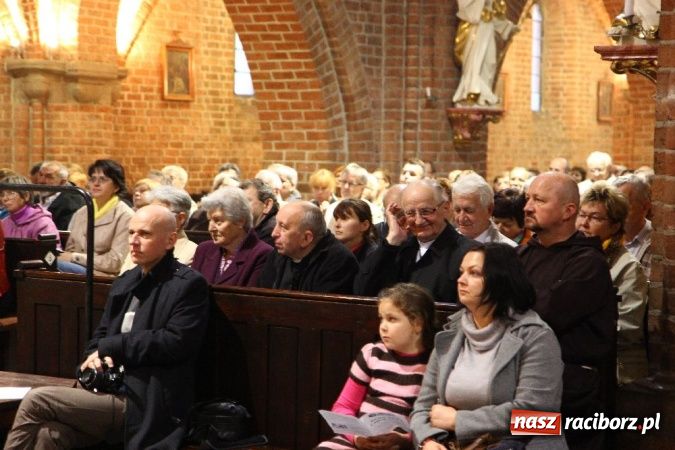 Zdjęcie w galerii na portalu naszraciborz.pl: Koncert chóralny w Sanktuarium MB Pokornej w Rudach wiadomości z regionu