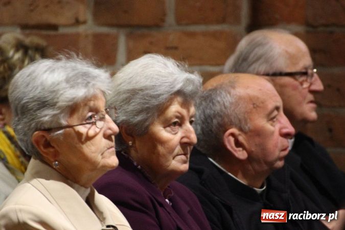 Zdjęcie w galerii na portalu naszraciborz.pl: Koncert chóralny w Sanktuarium MB Pokornej w Rudach wiadomości z regionu