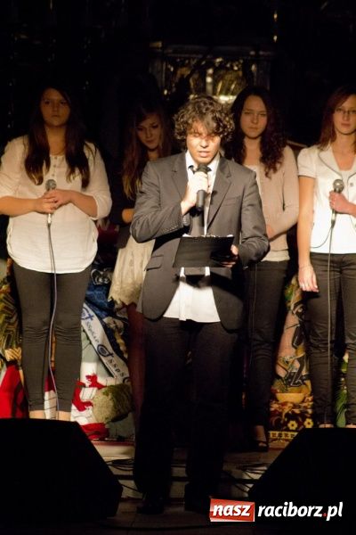 Zdjęcie w galerii na portalu naszraciborz.pl: Koncert papieski w kościele Matki Bożej wiadomości z regionu