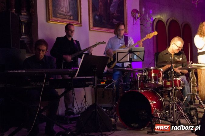 Zdjęcie w galerii na portalu naszraciborz.pl: Koncert papieski w kościele Matki Bożej wiadomości z regionu