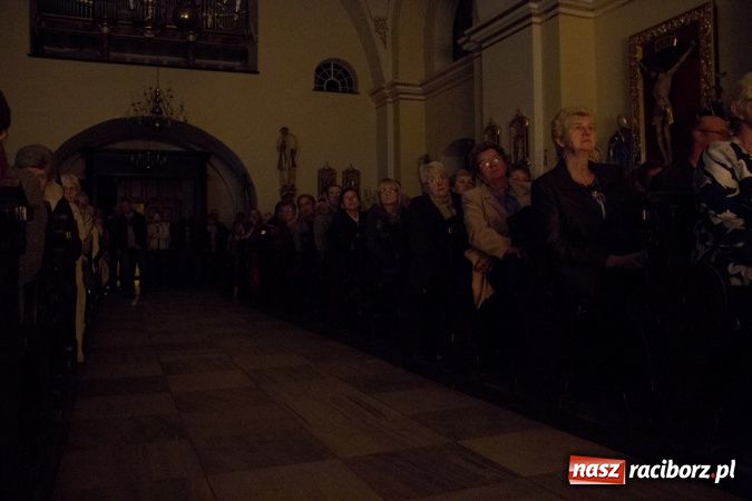 Zdjęcie w galerii na portalu naszraciborz.pl: Koncert papieski w kościele Matki Bożej wiadomości z regionu