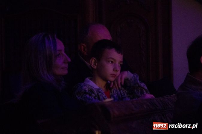 Zdjęcie w galerii na portalu naszraciborz.pl: Koncert papieski w kościele Matki Bożej wiadomości z regionu
