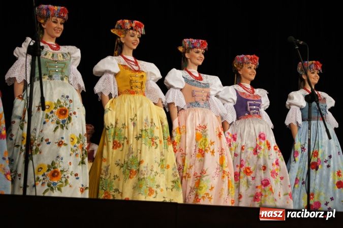 Zdjęcie w galerii na portalu naszraciborz.pl: Karolinka w Raciborskim Centrum Kultury wiadomości z regionu