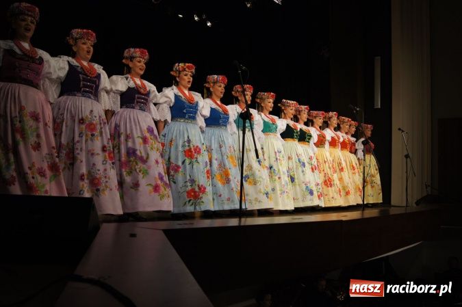 Zdjęcie w galerii na portalu naszraciborz.pl: Karolinka w Raciborskim Centrum Kultury wiadomości z regionu