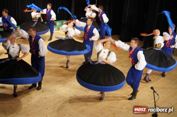 Zdjęcie w galerii na portalu naszraciborz.pl: Karolinka w Raciborskim Centrum Kultury wiadomości z regionu