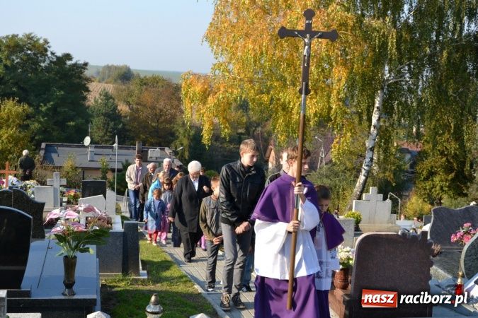 Zdjęcie w galerii na portalu naszraciborz.pl: Odnowiono groby żołnierzy niemieckich przy kościele w Owsiszczach wiadomości z regionu