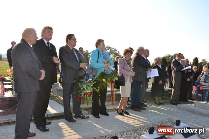 Zdjęcie w galerii na portalu naszraciborz.pl: Odnowiono groby żołnierzy niemieckich przy kościele w Owsiszczach wiadomości z regionu