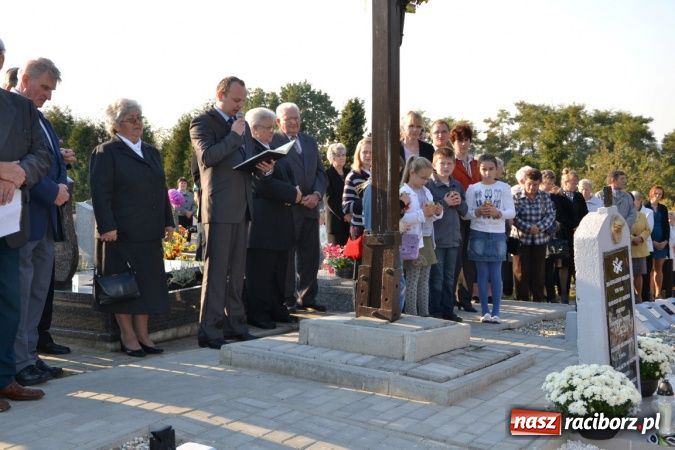 Zdjęcie w galerii na portalu naszraciborz.pl: Odnowiono groby żołnierzy niemieckich przy kościele w Owsiszczach wiadomości z regionu