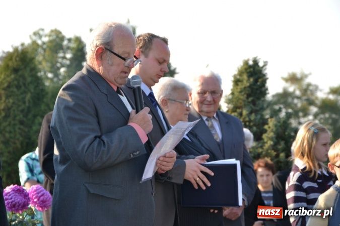 Zdjęcie w galerii na portalu naszraciborz.pl: Odnowiono groby żołnierzy niemieckich przy kościele w Owsiszczach wiadomości z regionu